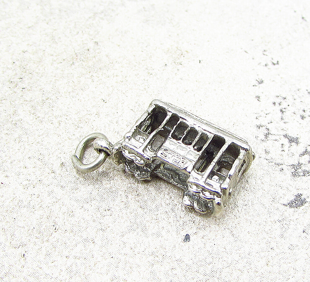 925 Sterling Silver  Vintage Train Car Charm Pendant  PT1753