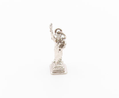 925 Sterling Silver  Vintage Statue Of Liberty Shiny Souvenir Pendant  PT16403