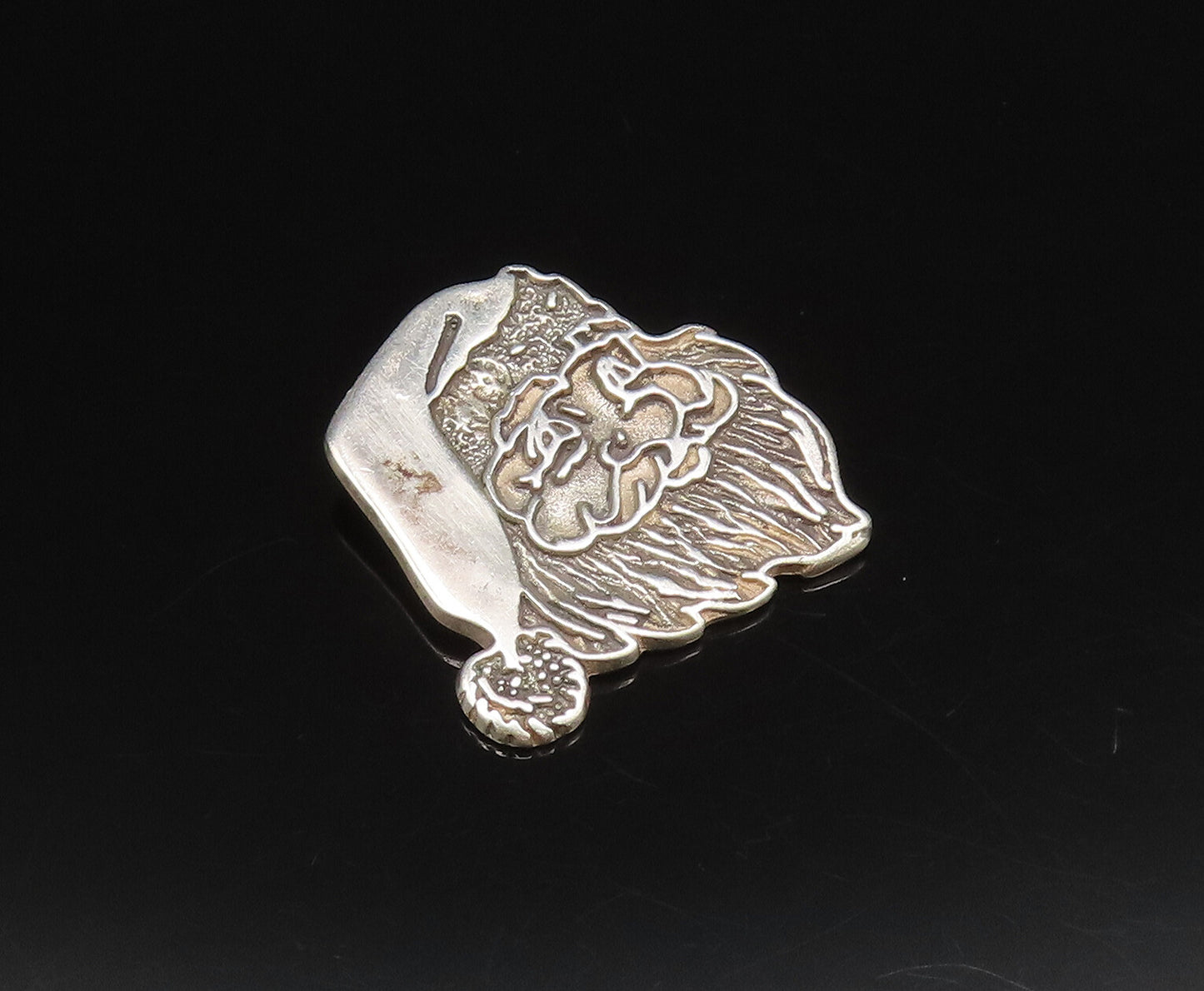 925 Sterling Silver  Vintage Modernist Carved Santa Claus Head Pendant PT21881