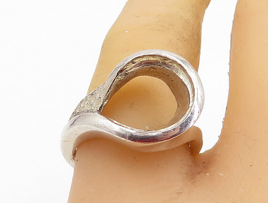 925 Sterling Silver  Vintage Shiny Textured Loop Swirl Band Ring Sz 7.5 RG7479