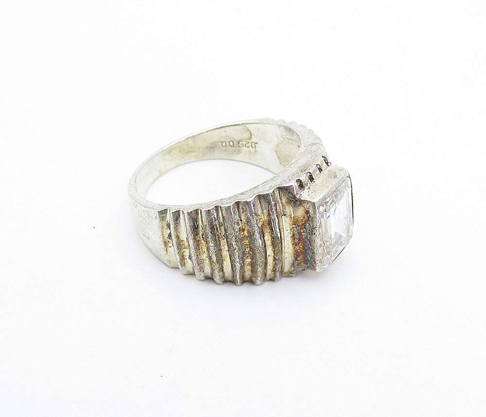 925 Sterling Silver  Vintage Cubic Zirconia Graduated Band Ring Sz 7  RG3608