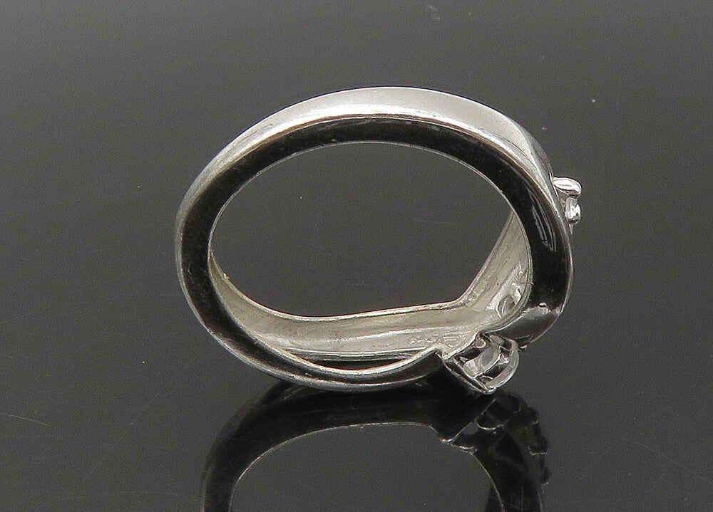 925 Sterling Silver  Vintage Graduated Topaz Shiny Band Ring Sz 8  RG22437