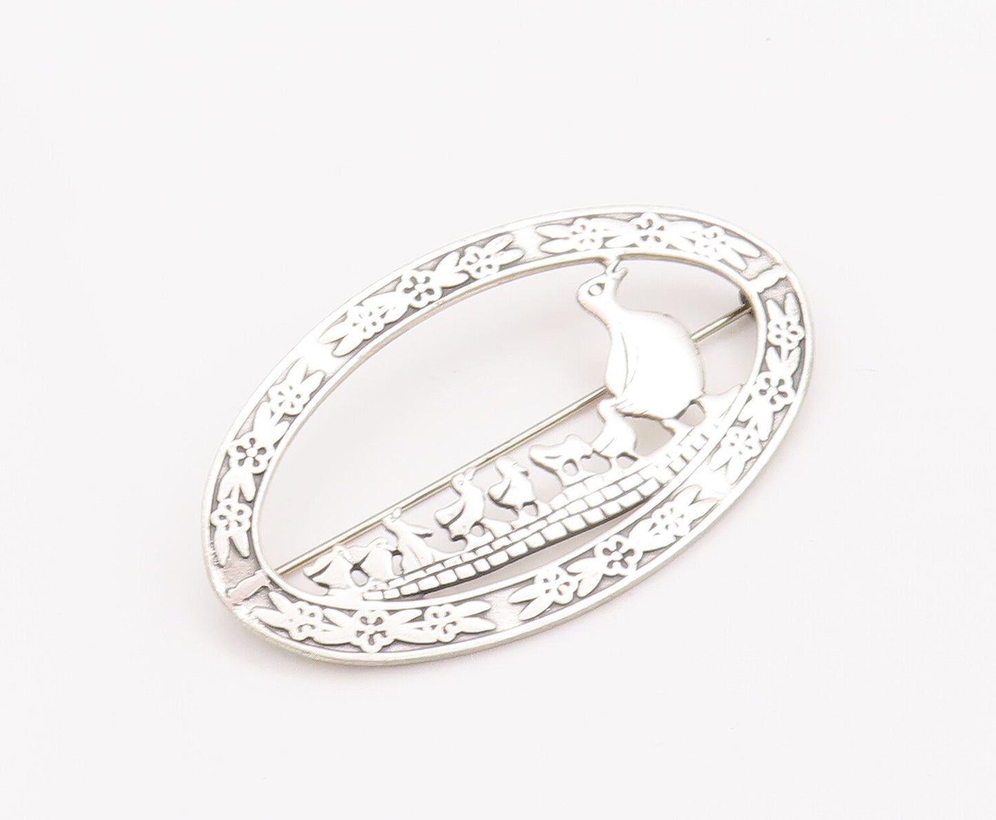 925 Sterling Silver Vintage Brooch Pin Floral Carved Frame Duck Family  BP10359