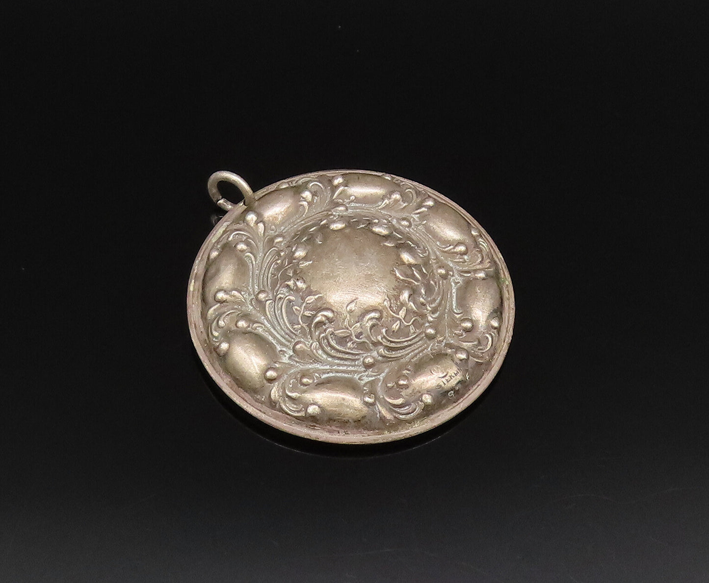 925 Sterling Silver  Vintage Antique Leaf Vine Round Dome Pendant  PT21546