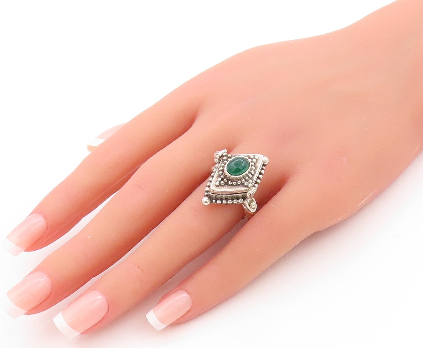 925 Sterling Silver Vintage Ring Antique Cabochon Jade OPENS  Sz 8.5  RG32835