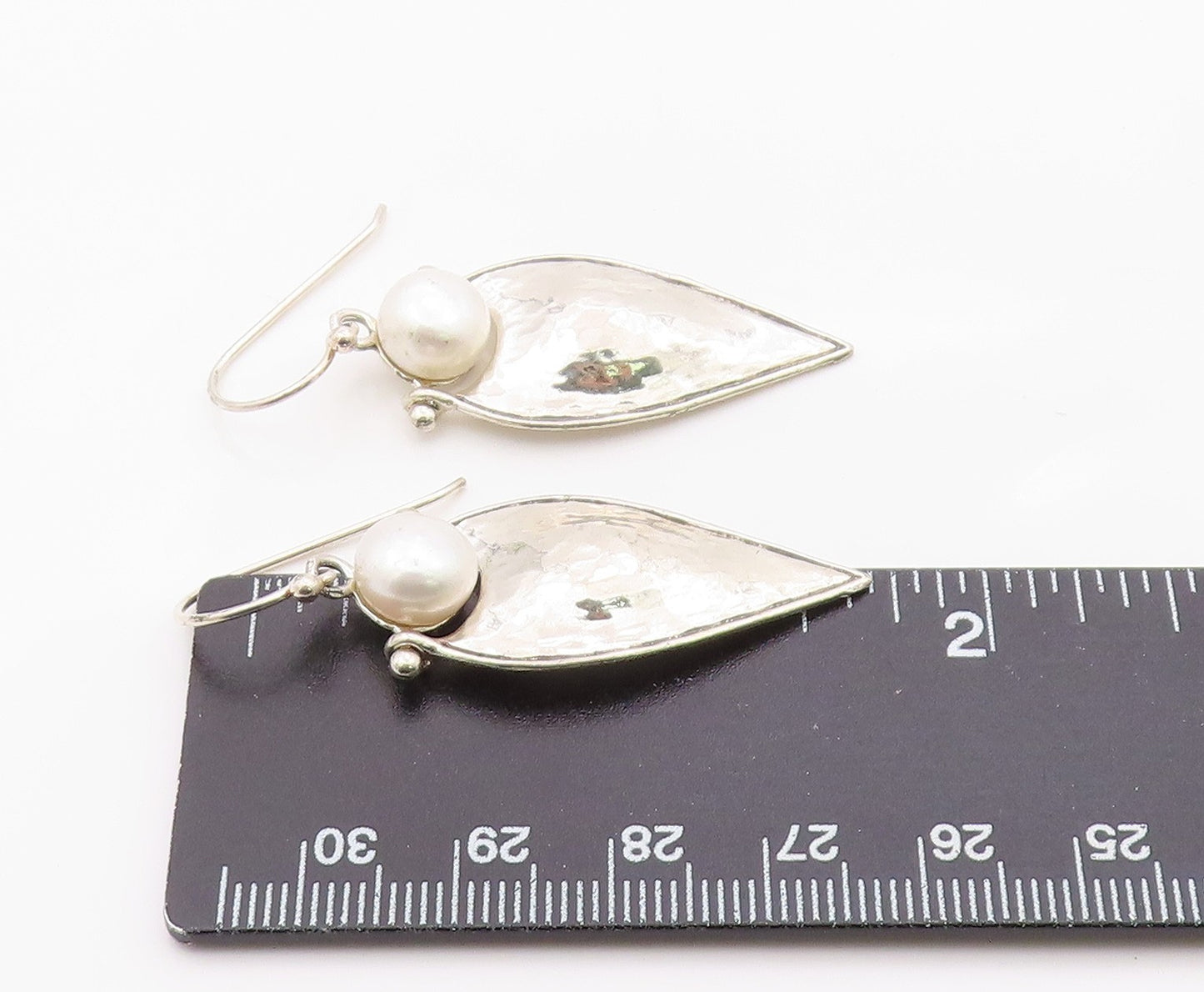 925 Sterling Silver Vintage Earrings ISRAEL Pearl Hammered Teardrop Hook EG14382