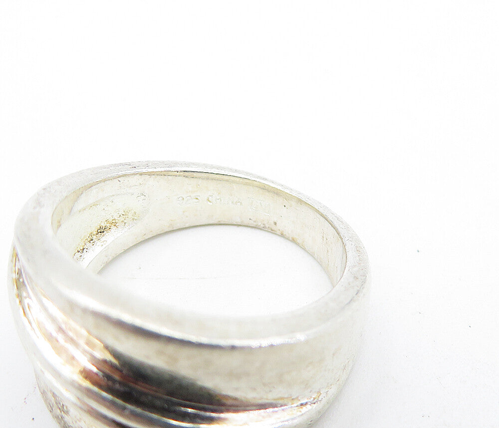 925 Sterling Silver  Vintage Shiny Raised Detail Concave Band Ring Sz 7 RG7609