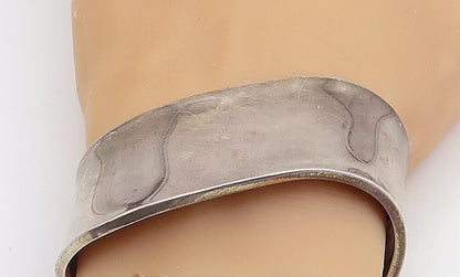 NAVAJO 925 Sterling Silver  Vintage Smooth Dark Tone Cuff Bracelet  BT3024
