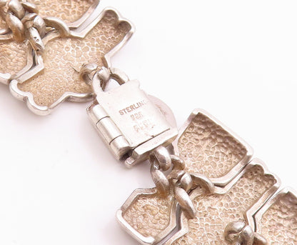925 Sterling Silver Vintage Necklace Solid Carved Repeating Design  NE4302