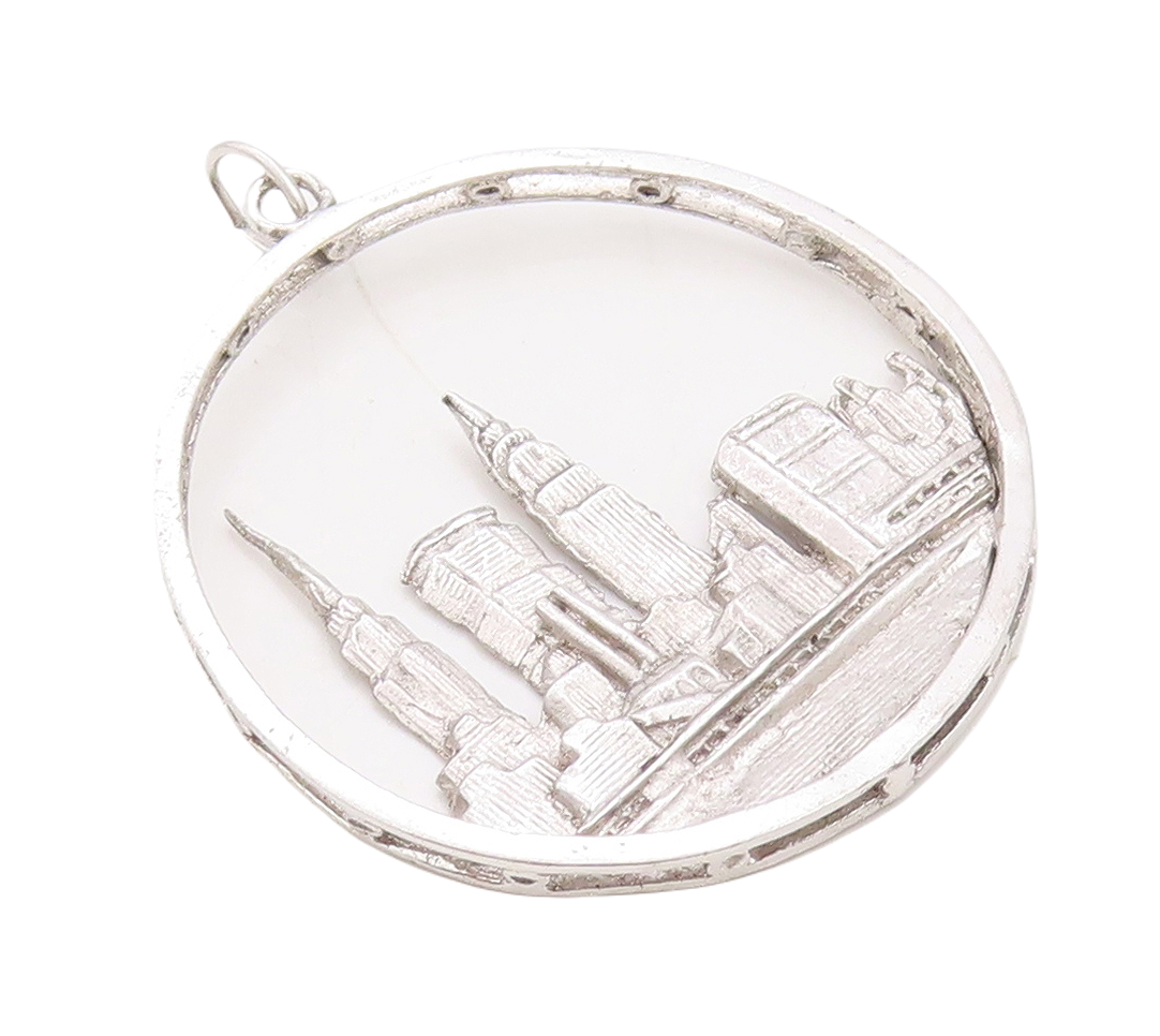 925 Sterling Silver Vintage Pendant Round Framed Cutout NYC Skyline  PT23574