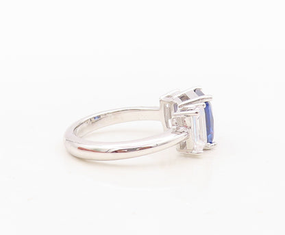 925 Sterling Silver Vintage Ring Rectangle Sapphire CZ Side Stones  Sz 7 RG30352
