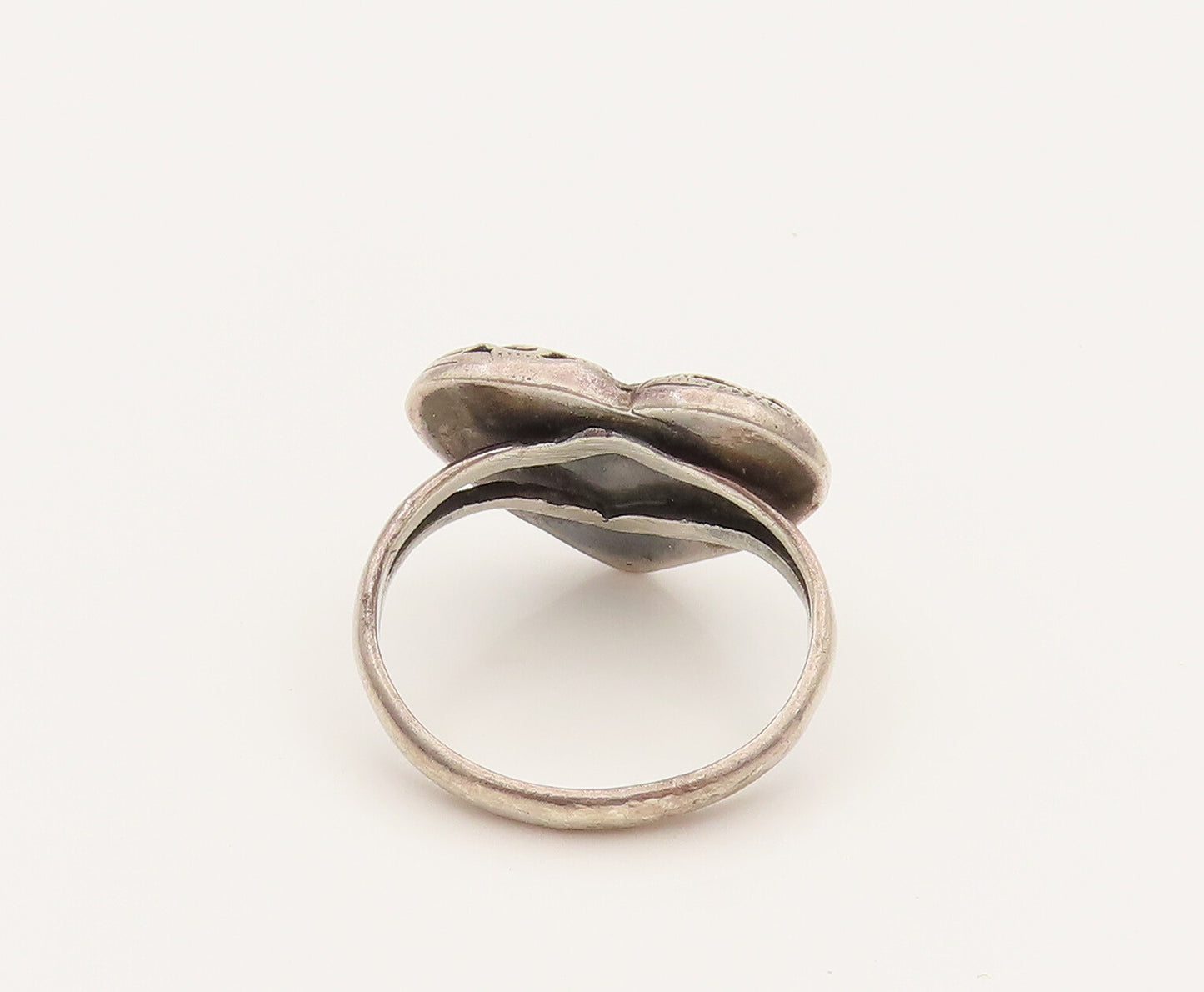 925 Sterling Silver  Vintage Scrollwork Love Heart Ring Sz 6.5  RG26332