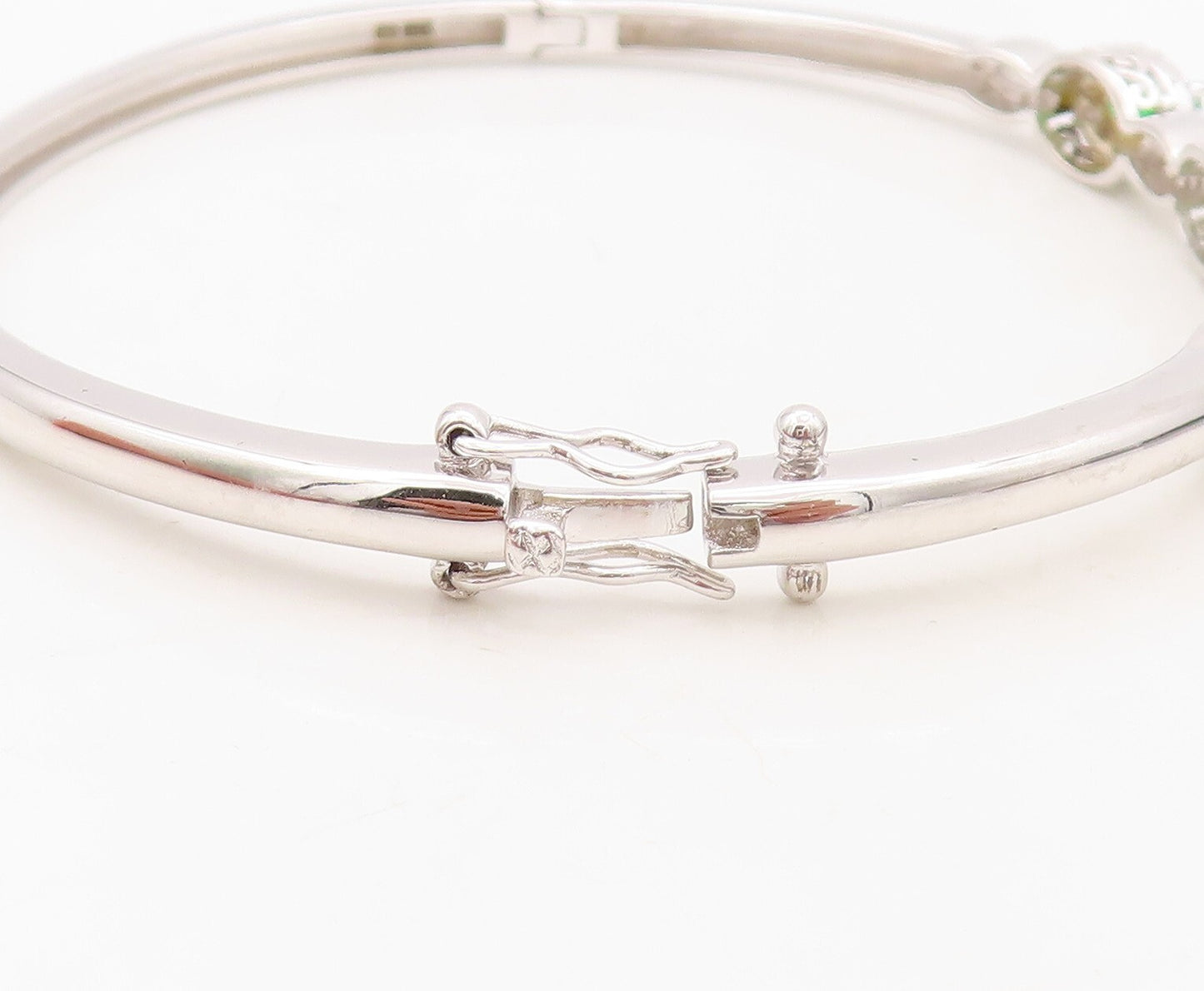 925 Sterling Silver Vintage Bracelet Loop Cutout Green & White CZ Bangle BT10718