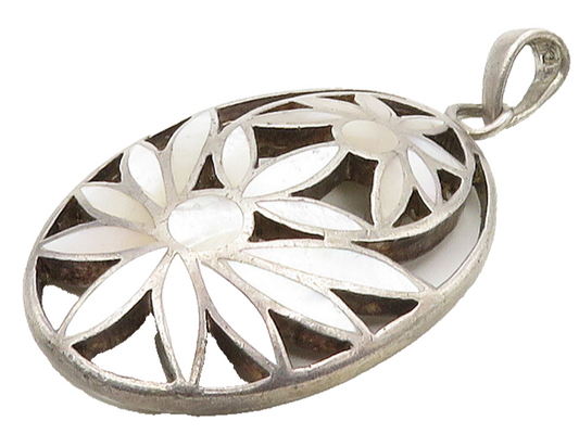 925 Sterling Silver  Vintage Mother Of Pearl Flowers Oval Pendant  PT12441