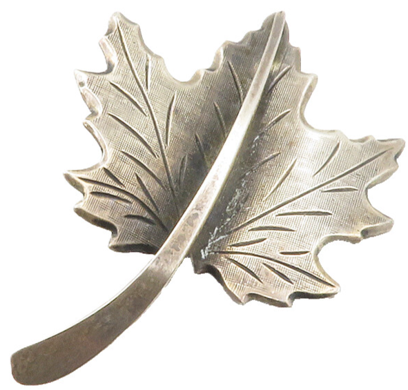 BEAU 925 Sterling Silver  Vintage Dark Tone Maple Leaf Brooch Pin  BP5049