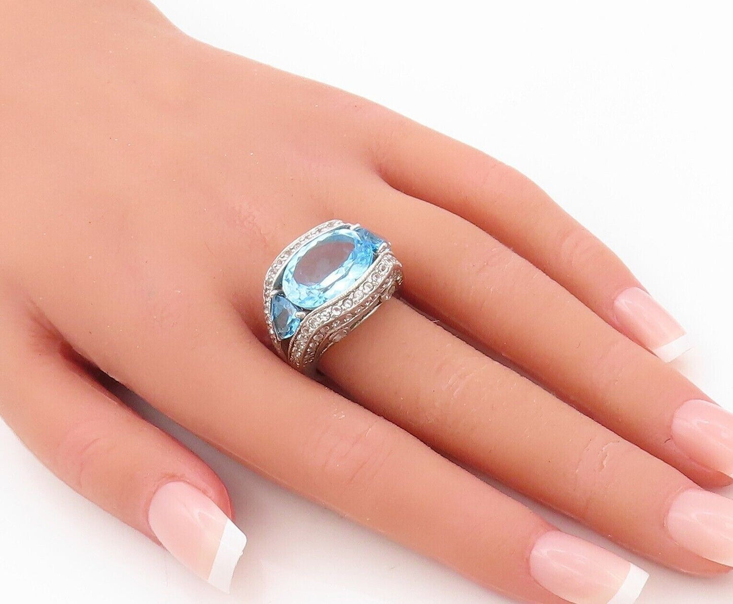925 Sterling Silver Vintage Ring Multi Cut Blue & White Topaz  Sz 7.5  RG30214
