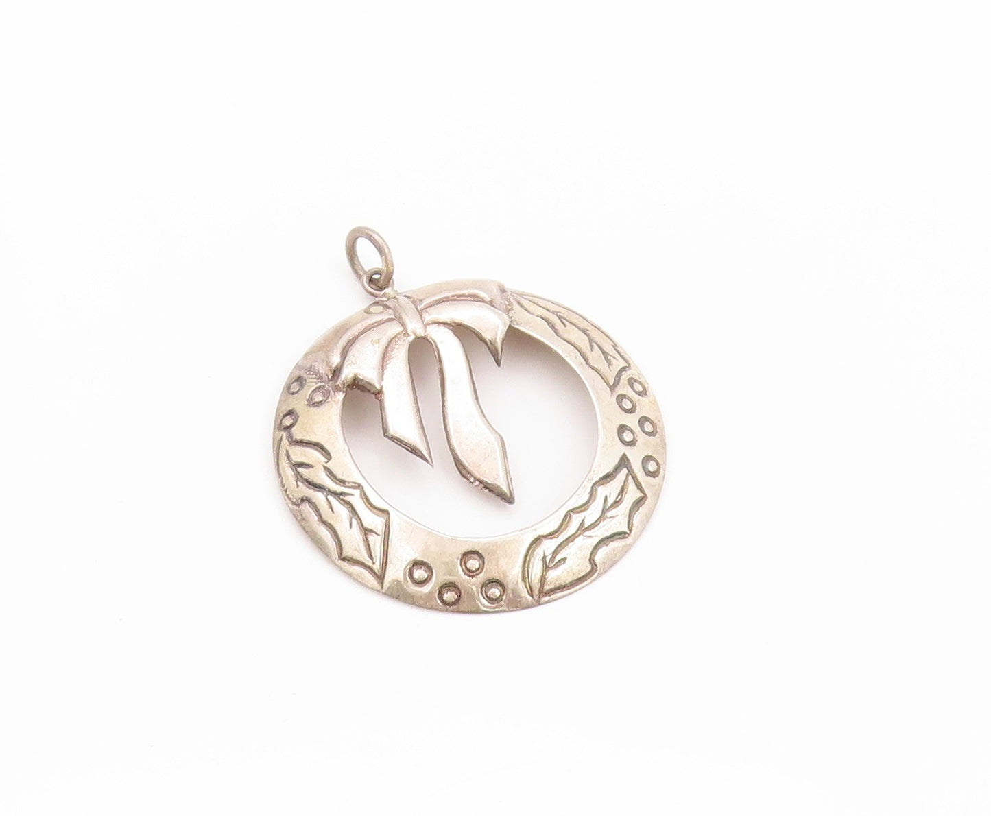 925 Sterling Silver Vintage Pendant Christmas Floral Etched Wreath  PT24080