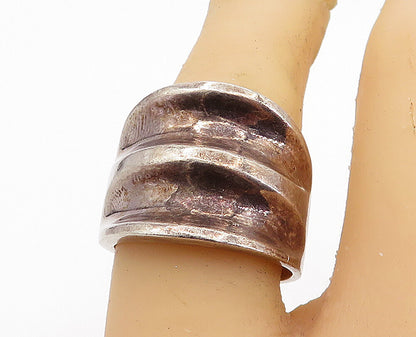 MEXICO 925 Sterling Silver  Vintage Dark Tone Concave Band Ring Sz 7.5  RG6642