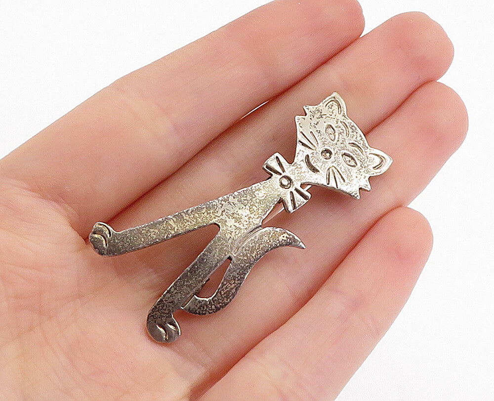 925 Sterling Silver  Vintage Dark Tone Bow Tie Wearing Cat Brooch Pin  BP2219
