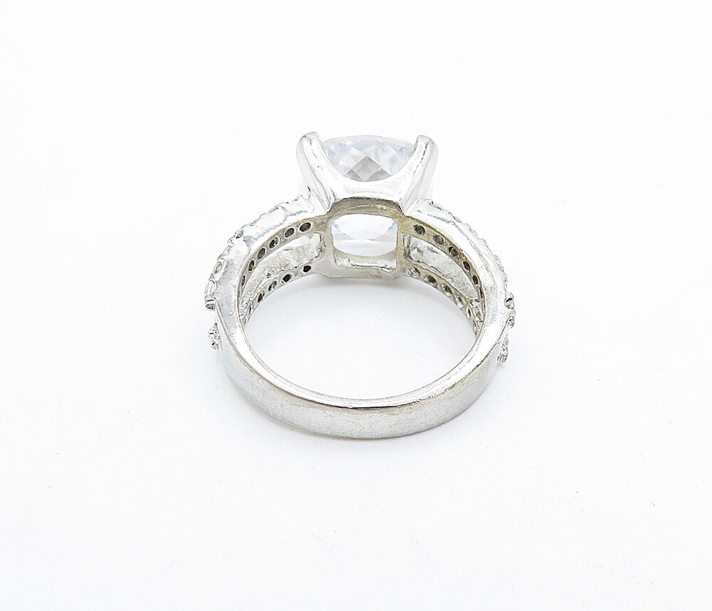 925 Sterling Silver  Cubic Zirconia Solitaire With Accents Ring Sz 5  RG5291