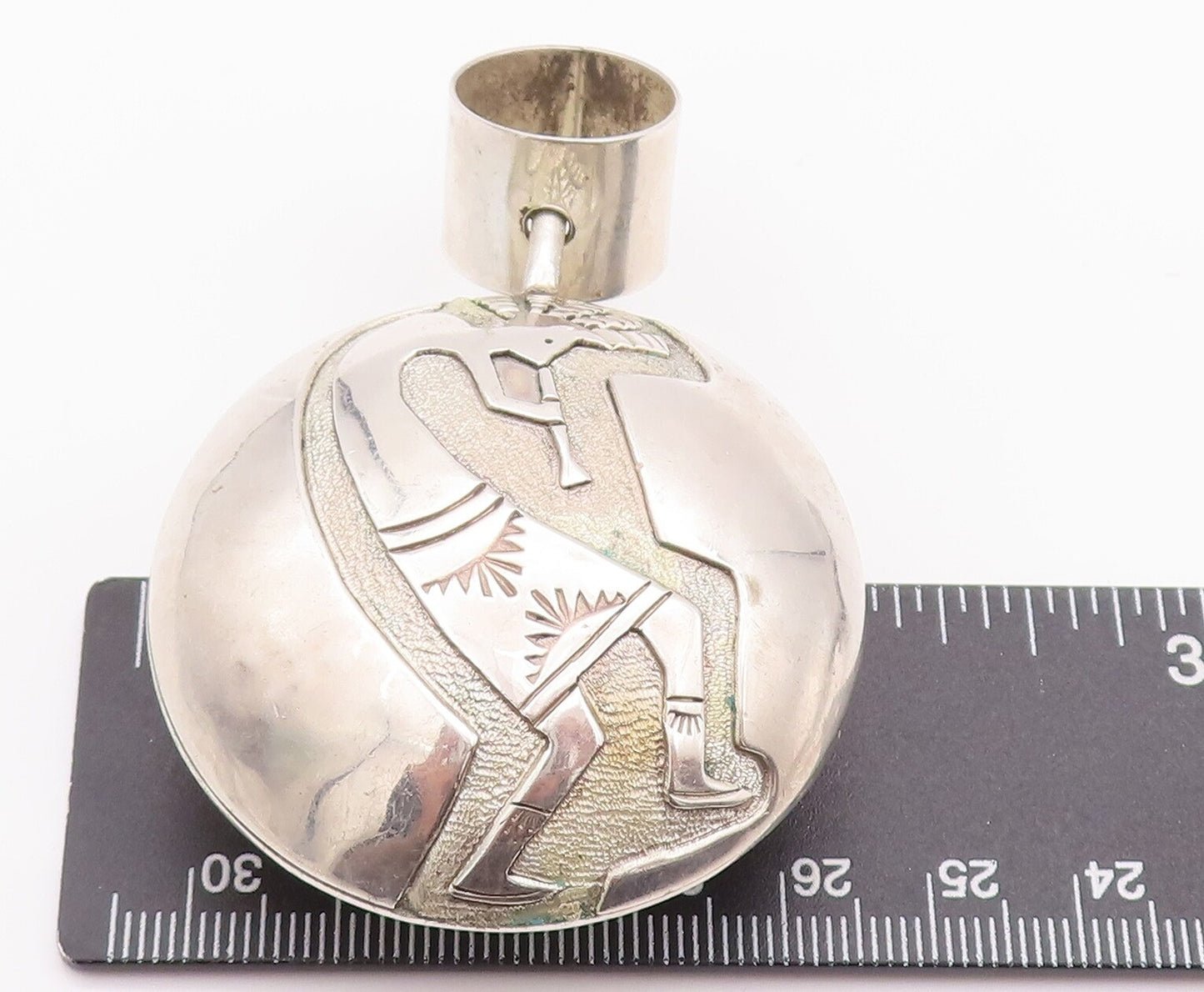 925 Sterling Silver Vintage Pendant NAVAJO Puffed Triable Carved  PT22950