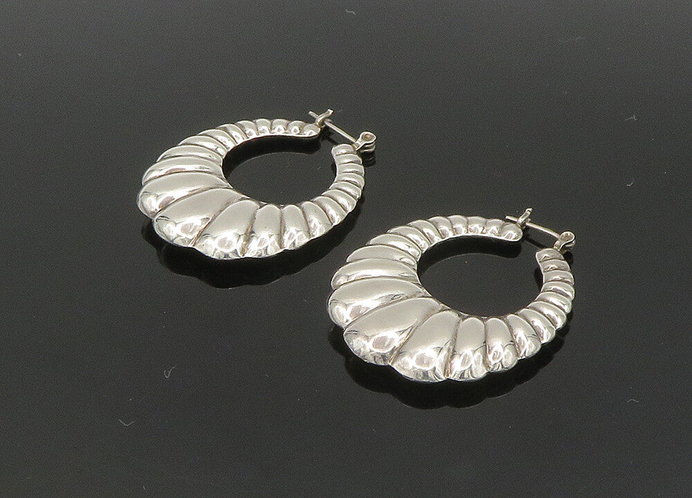925 Sterling Silver  Vintage Shiny Hollow Scalloped Hoop Earrings  EG11184