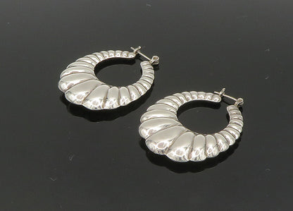 925 Sterling Silver  Vintage Shiny Hollow Scalloped Hoop Earrings  EG11184