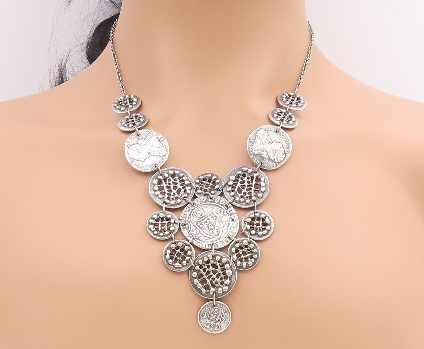 925 Sterling Silver Vintage Necklace Antique Treasure Coin Openwork Disc  NE4719