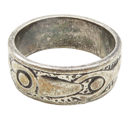 DESIGNER 925 Silver  Vintage Chiseled Figures Band Ring Ring Sz 6  RG18927