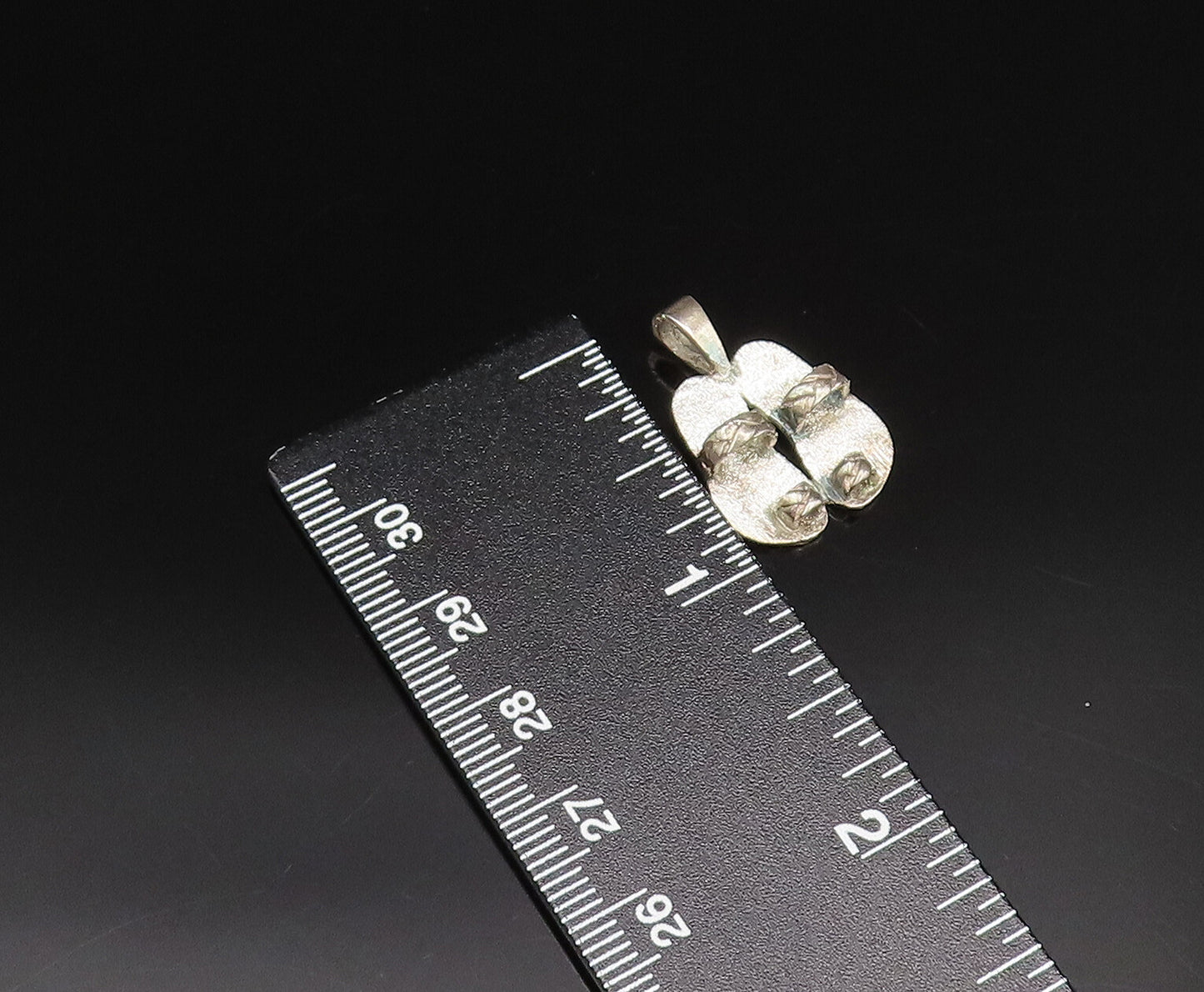 925 Sterling Silver  Vintage Pair Of Toe Loop Sandals Drop Pendant  PT21583