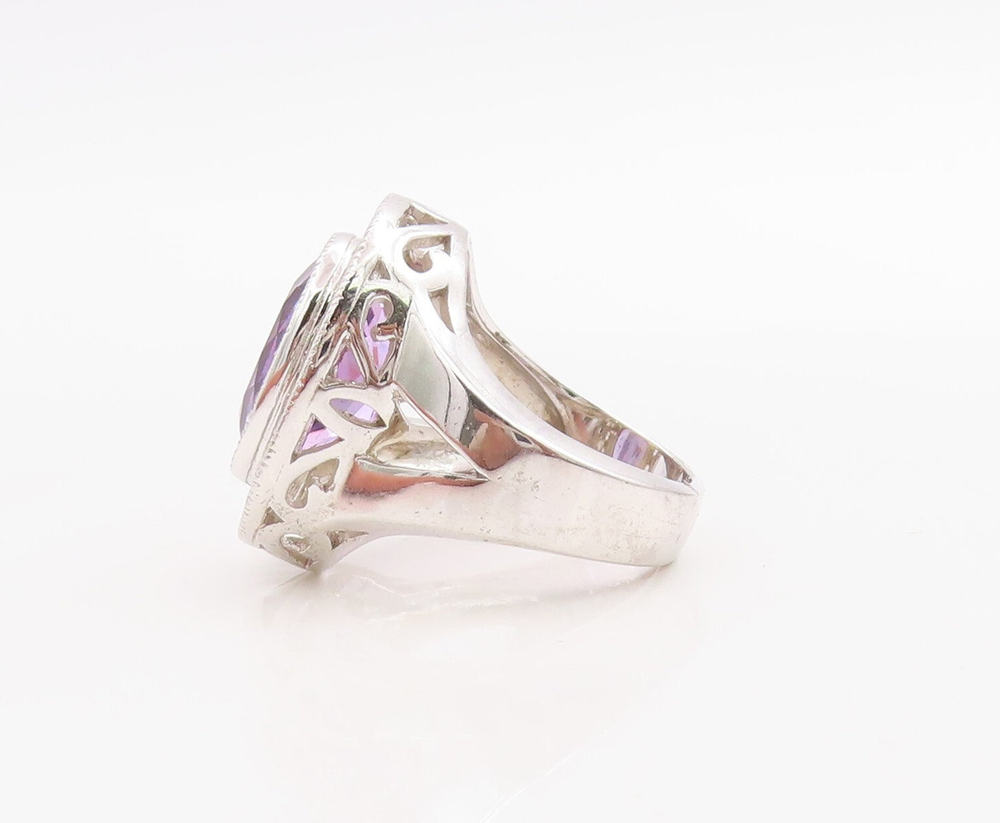 925 Sterling Silver Vintage Ring Oval Amethyst Halo CZ Frame  Sz 7  RG30975