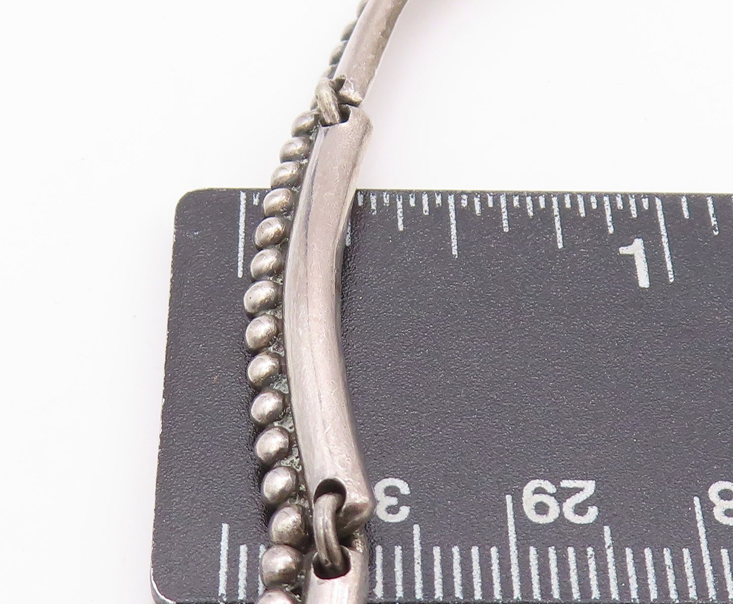 925 Sterling Silver Vintage Necklace Featuring Scalloped & Bead Design NE4542