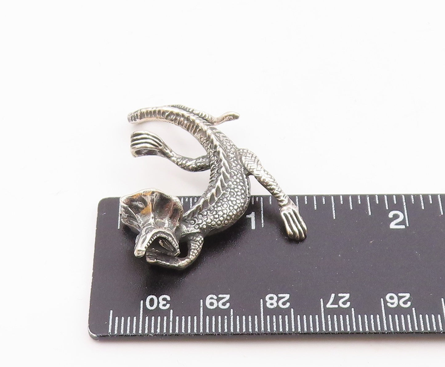 925 Sterling Silver Vintage Frilled Neck Lizard Animal Motif Pendant PT18160