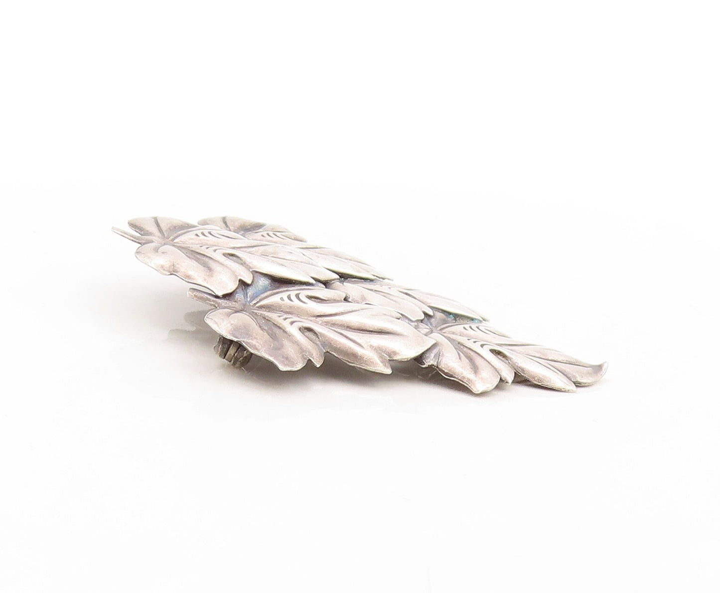 925 Sterling Silver Vintage Brooch Pin Dark Tone Carved Leaves Cluster   BP11345