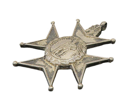 925 Sterling Silver  Vintage Oxidized Statue Detail Pendant  PT18800