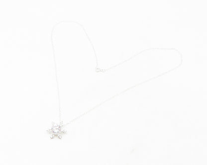 925 Sterling Silver  Sparkling Cubic Zirconia Snowflake Chain Necklace  NE2047