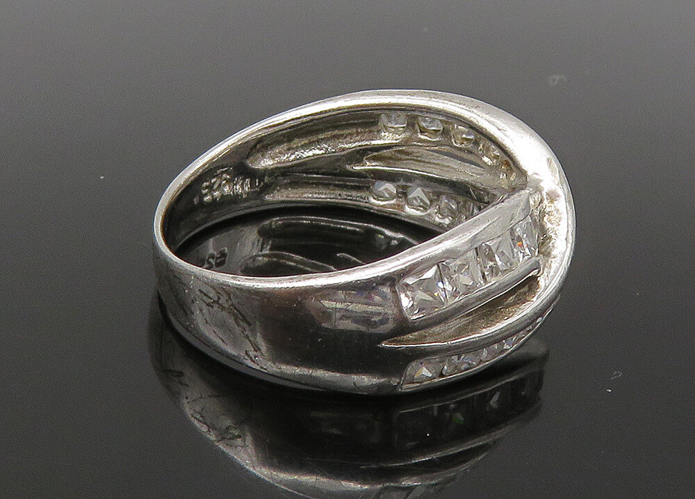 925 Sterling Silver  Vintage Shiny Cubic Zirconia Band Ring Sz 6  RG22596