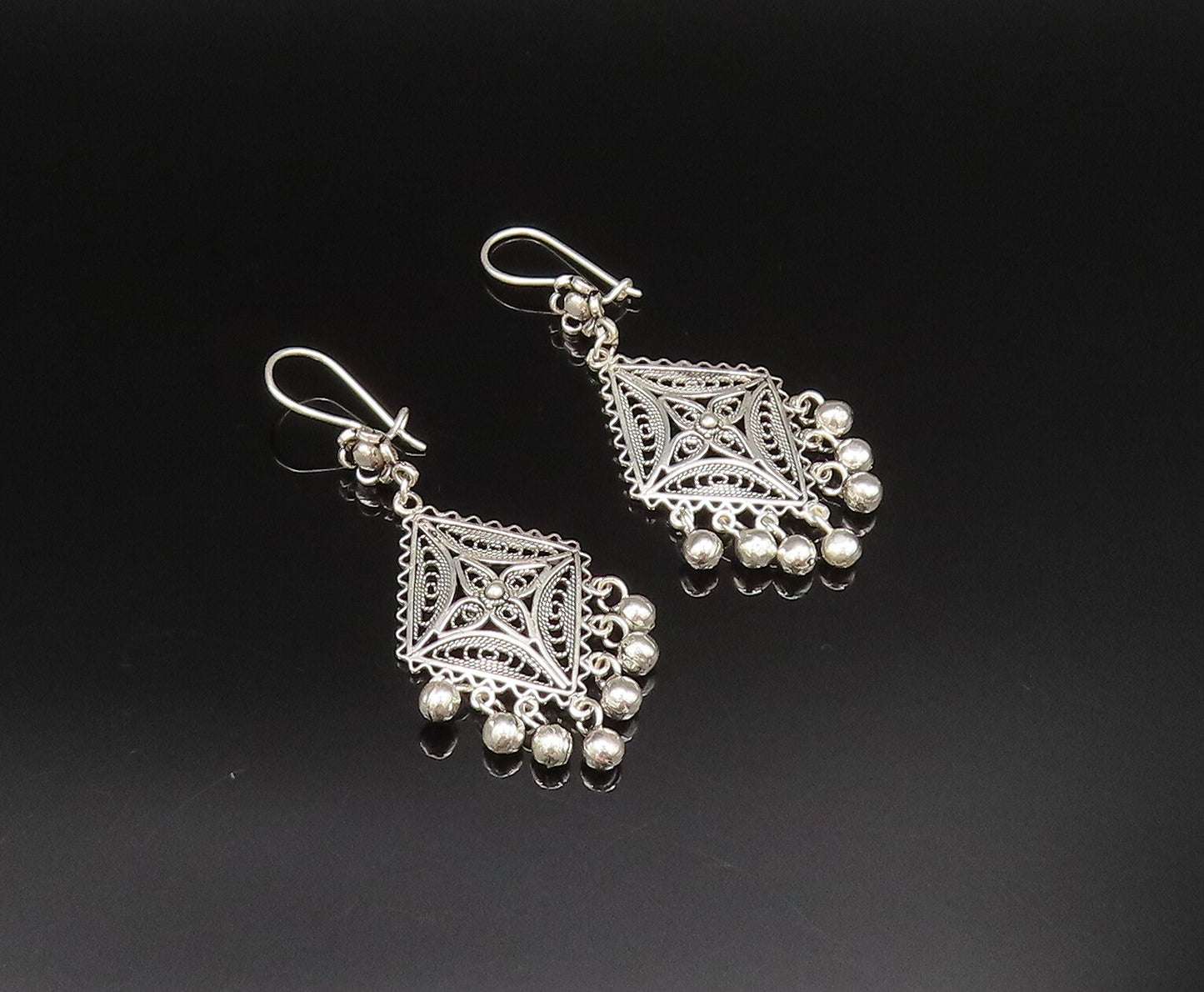 925 Silver  Vintage Wavy Border Beaded Diamond Shaped Dangle Earrings  EG11982