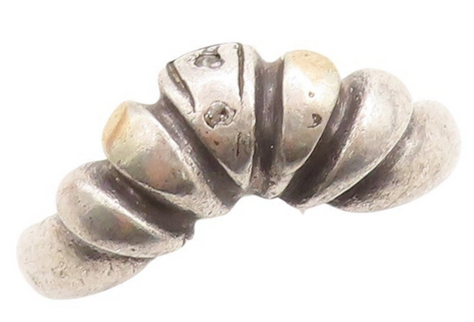925 Sterling Silver Vintage Ring Dark Tone Diamonds Inlay Grooved Sz 5.5 RG31241