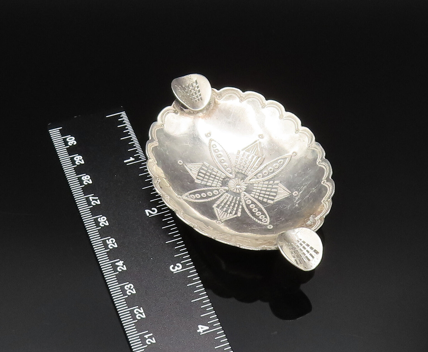 925 Sterling Silver  Vintage Wavy Edge Centerpiece With Handles  TR3392