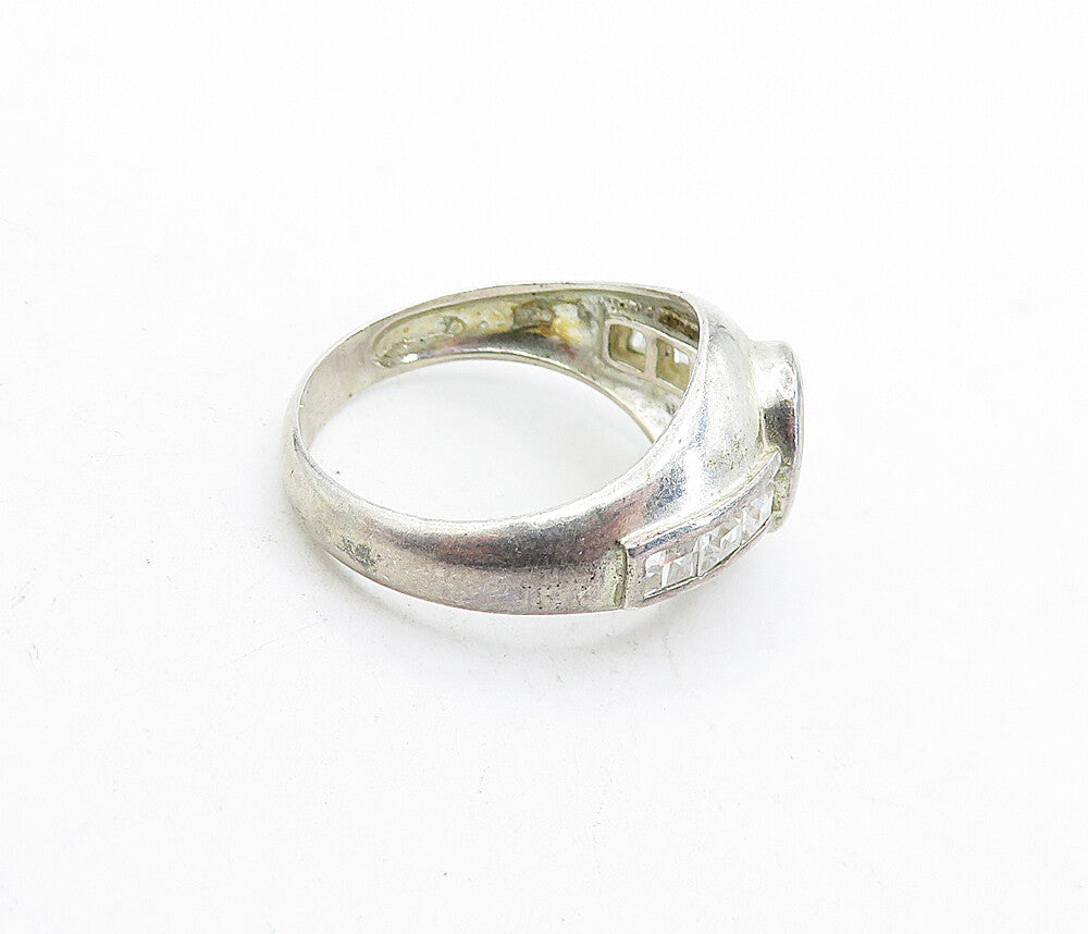 925 Sterling Silver  Vintage Sparkling Cubic Zirconia Band Ring Sz 7.5  RG5035