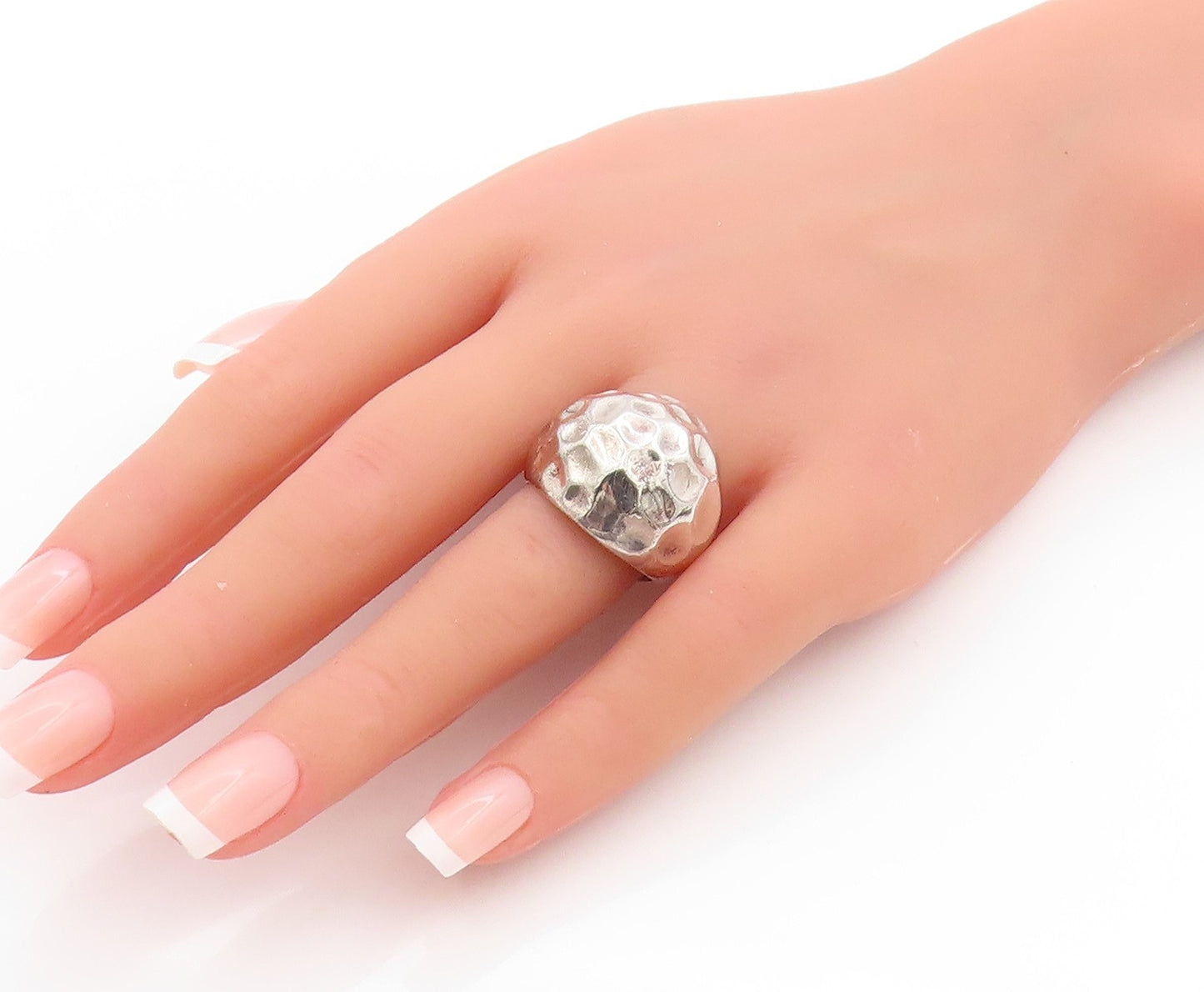 925 Sterling Silver Vintage Ring Modernist Hammered Dome Band  Sz 8  RG33657