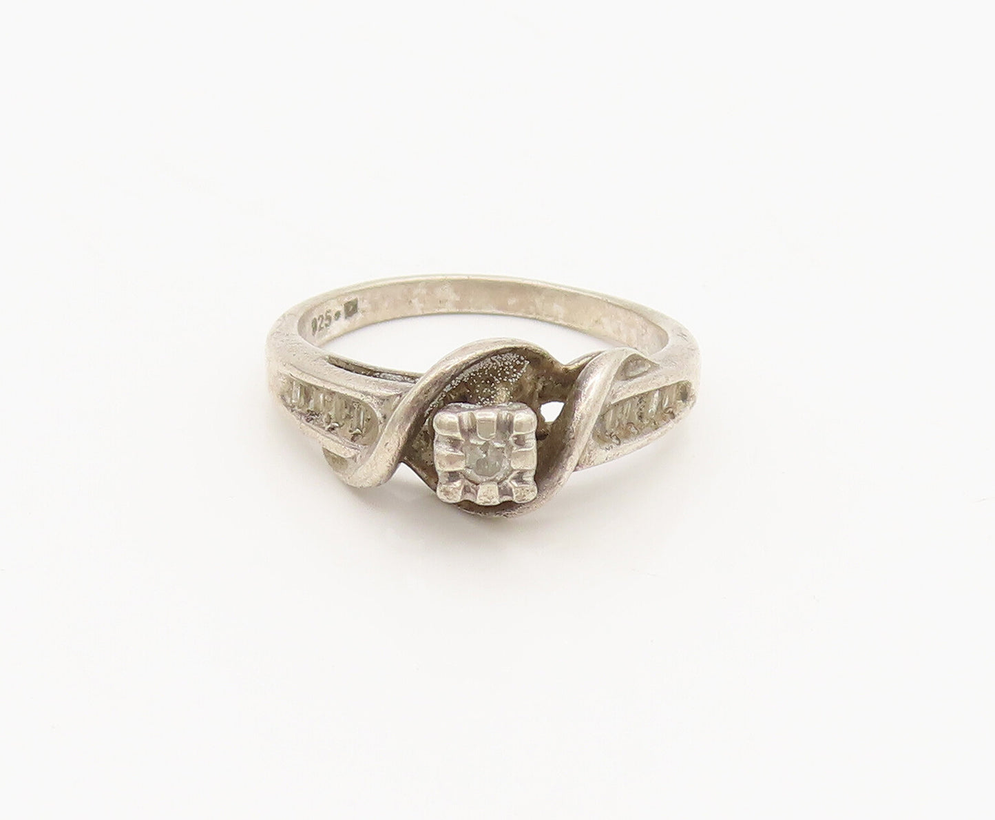 925 Sterling Silver  Vintage Minimalist Swirly Cut Diamonds Ring Sz 7  RG27012