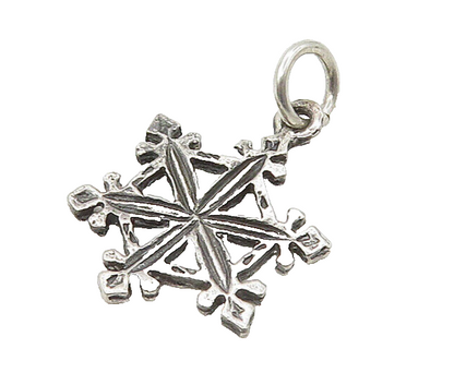 925 Sterling Silver  Vintage Shiny Petite Winter Snowflake Pendant  PT17235