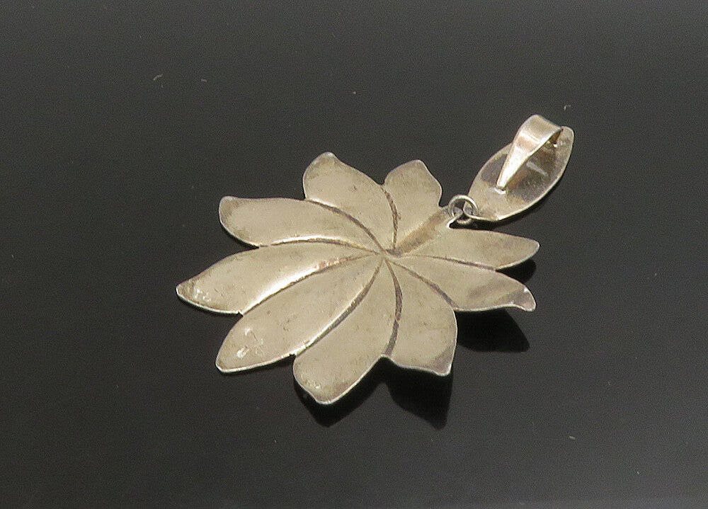 DESIGNER 925 Sterling Silver  Vintage Shiny Etched Floral Leaf Pendant PT19144