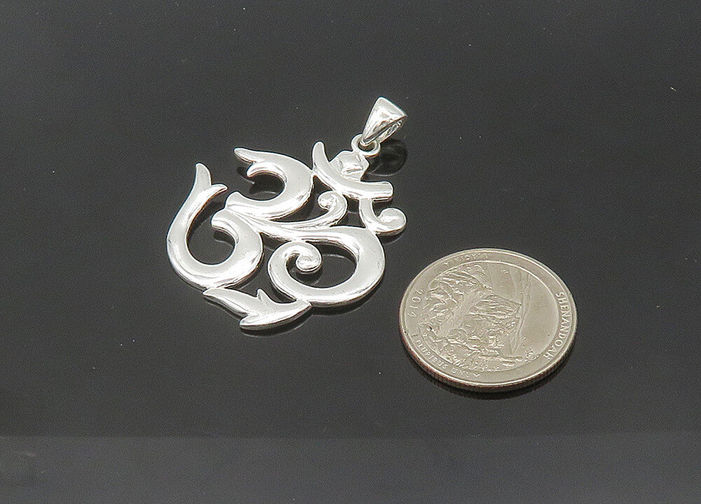 925 Sterling Silver  Vintage Spiritual "OM" Symbol Meditation Pendant  PT17196