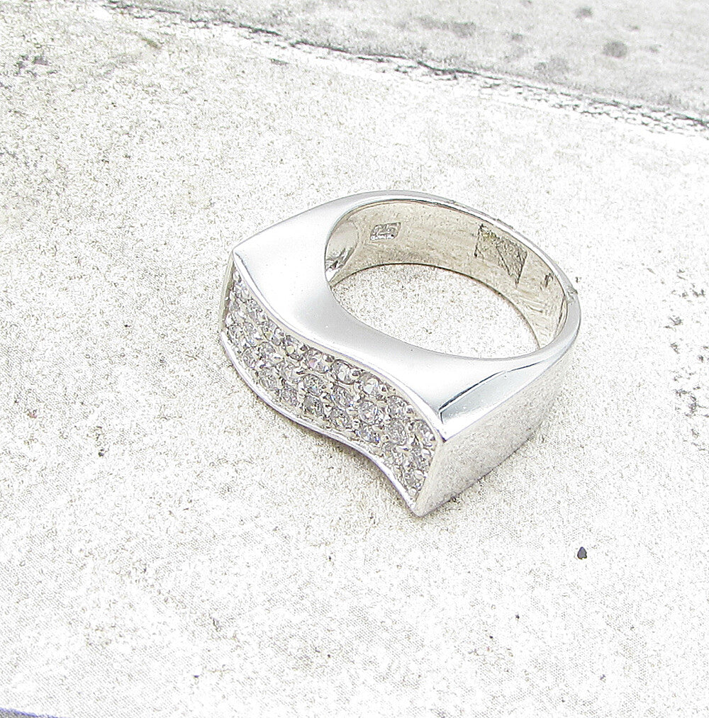 925 Sterling Silver  White Cubic Zirconia Wavy Band Ring Sz 7  RG1575