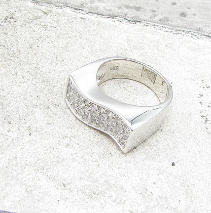 925 Sterling Silver  White Cubic Zirconia Wavy Band Ring Sz 7  RG1575