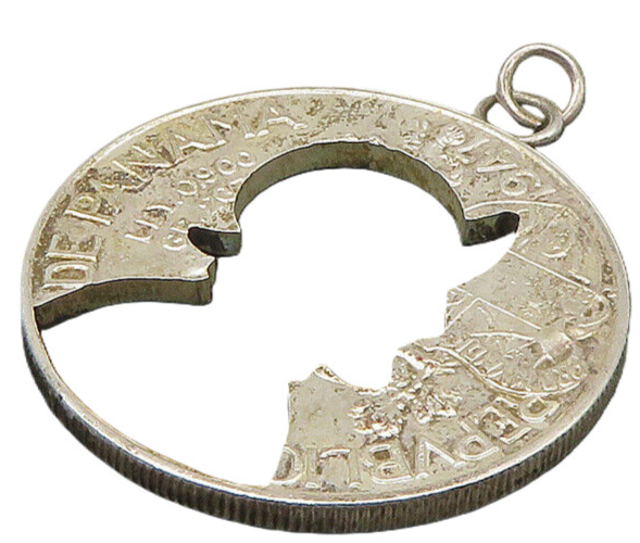 925 Sterling Silver  Vintage Shiny Panamanian Balboa Coin Pendant  PT18940