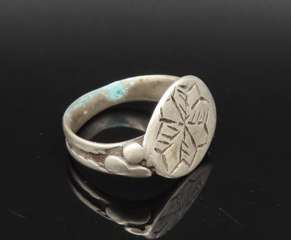 925 Silver  Vintage Antique Etch Flower & Raised Edge Shank Ring Sz 8  RG25980
